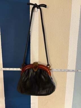 Vintage Andé Black Leather Shoulder Bag with Faux Tortoiseshell Lucite Frame